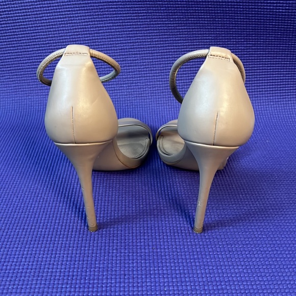 LOVIN’ STEVE MADDEN NUDE HEELS - Picture 4 of 6